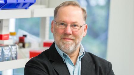 Ramsdell ficou sabendo do Nobel de Medicina mais de 12 horas após o anúncio, enquanto estava de férias nas Montanhas Rochosas e ‘desconectado’