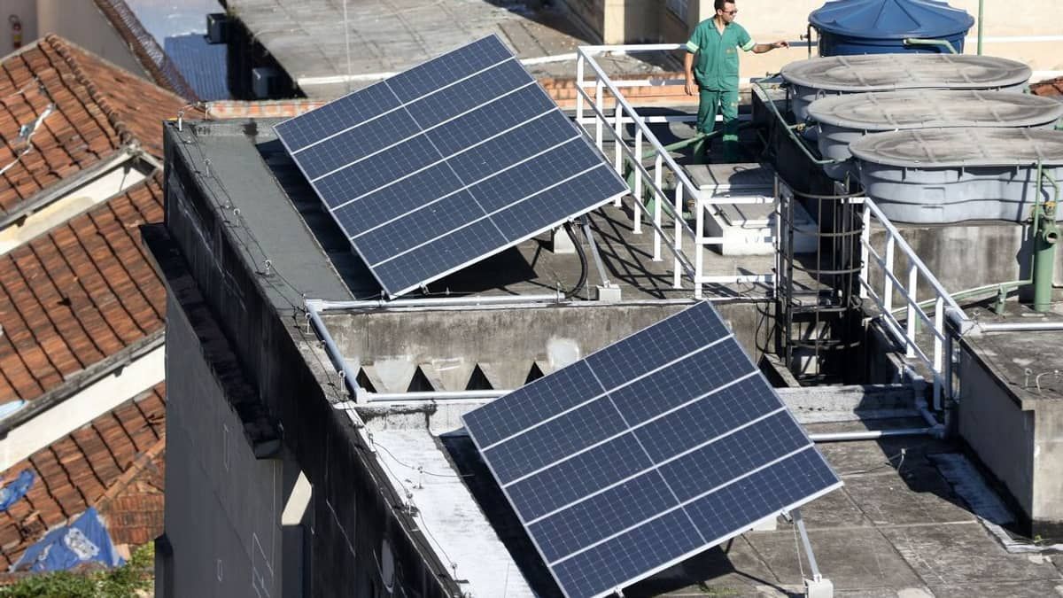 Brasil tem 2 milhões de painéis solares instalados pelo país