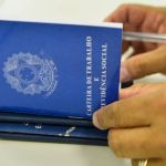 Desemprego cai a 6,1% no trimestre terminado em novembro e segue no menor patamar da história, diz IBGE