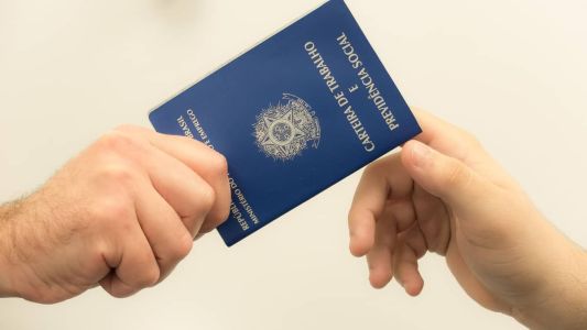 Desemprego fica em 8,5% no trimestre até abril, menor taxa para o período desde 2015.