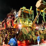 Veja fotos do primeiro dia de desfiles das escolas de samba de São Paulo