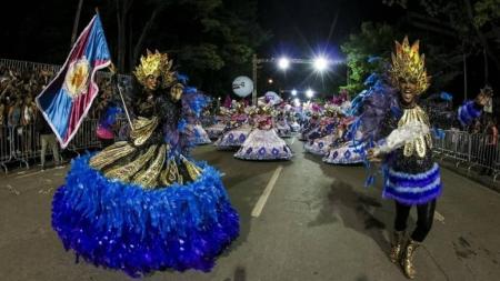 Desfile das Escolas de Samba de Belo Horizonte acontece na avenida Afonso Pena