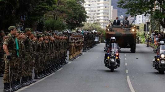 Desfile militar fechou a avenida Afonso Pena em comemoração ao dia da Independência