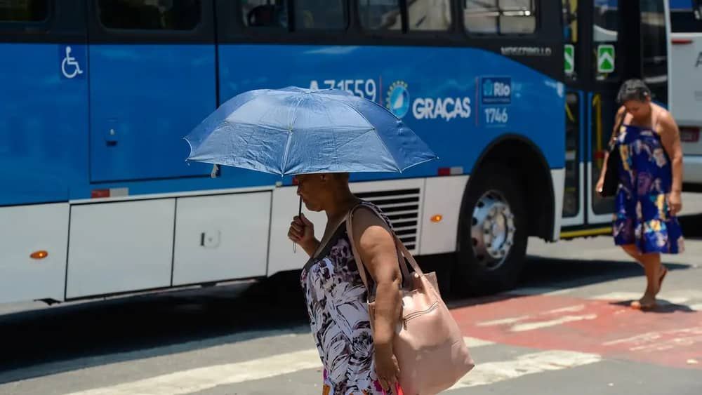 Onda de calor: Altas temperaturas eleva risco de desidratação para idosos