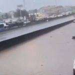 Alagamento interdita BR-040 e causa congestionamento quilómetrico no RJ
