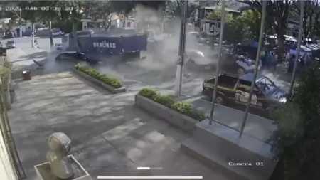Sem Freio Vídeo mostra momento que caminhão sem freio atinge carros na Grande BH ...