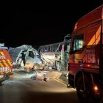 Acidente entre van e ônibus de banda deixa um morto e quatro feridos em SC