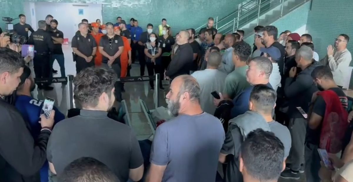 Deportados dos EUA: Itamaraty diz que uso 'indiscriminado' de algemas é 'inaceitável' e viola acordo