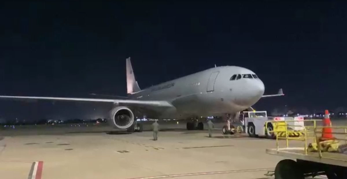 Avião com 116 deportados dos EUA chega ao aeroporto de Confins nesta sexta