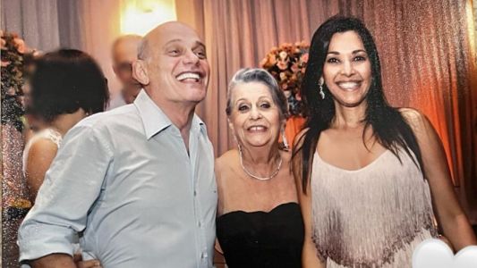Ricardo Boechat ao lado da mãe Mercedes e Veruska