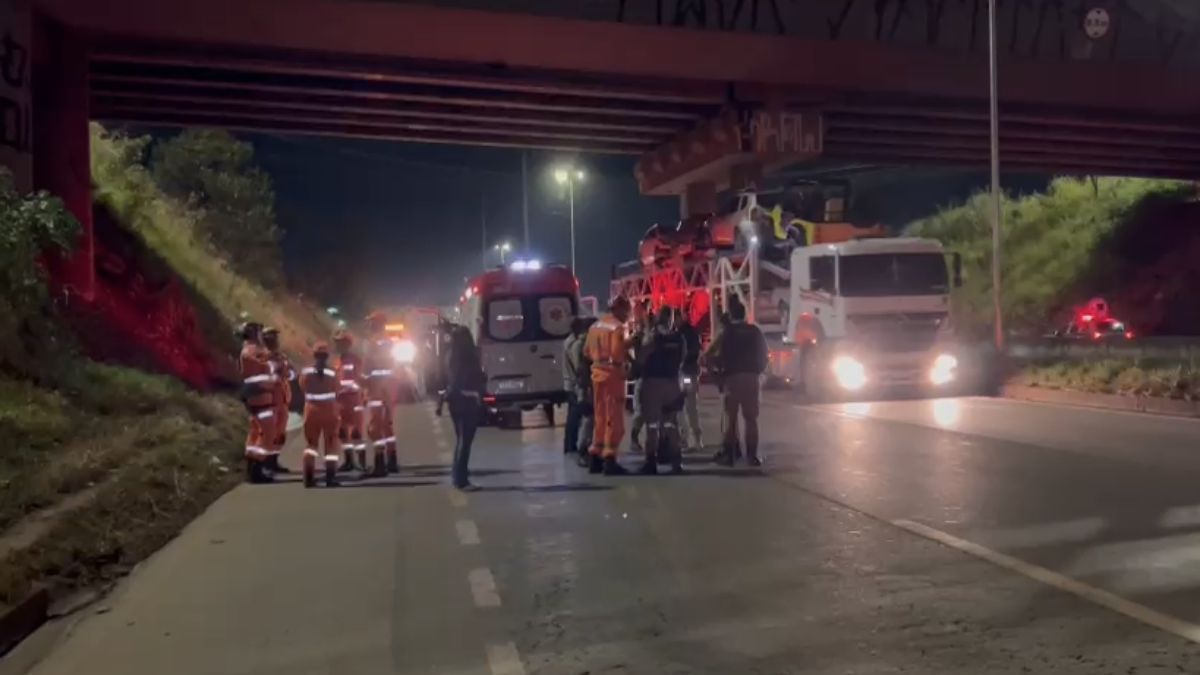 PM fica gravemente ferido após tentar impedir homem de pular de viaduto na Grande BH