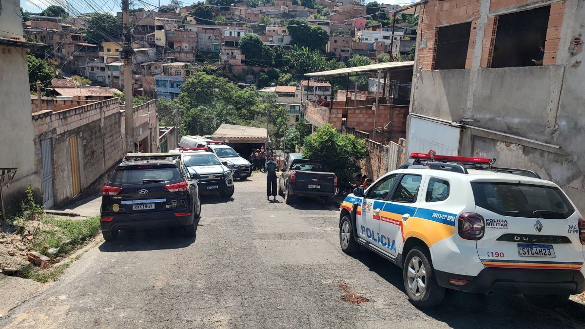 Triplo homicídio no Novo Aarão Reis: baleado fingiu de morto para escapar, diz sargento