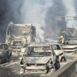 Após acidente e incêndio em Morro dos Cavalos (SC), BR-101 segue totalmente interditada