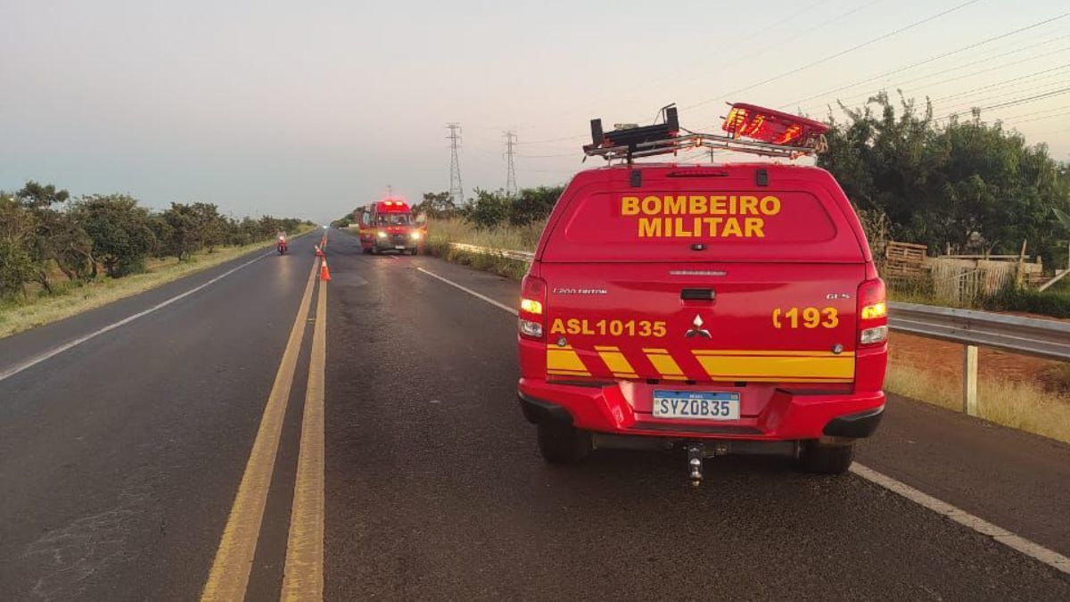 Mulher morre atropelada após tentar atravessar a MGC-452 em Uberlândia