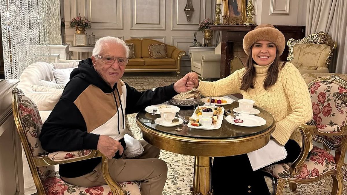 Carlos Alberto de Nóbrega comemora 7 anos de casado com médica em hotel de luxo