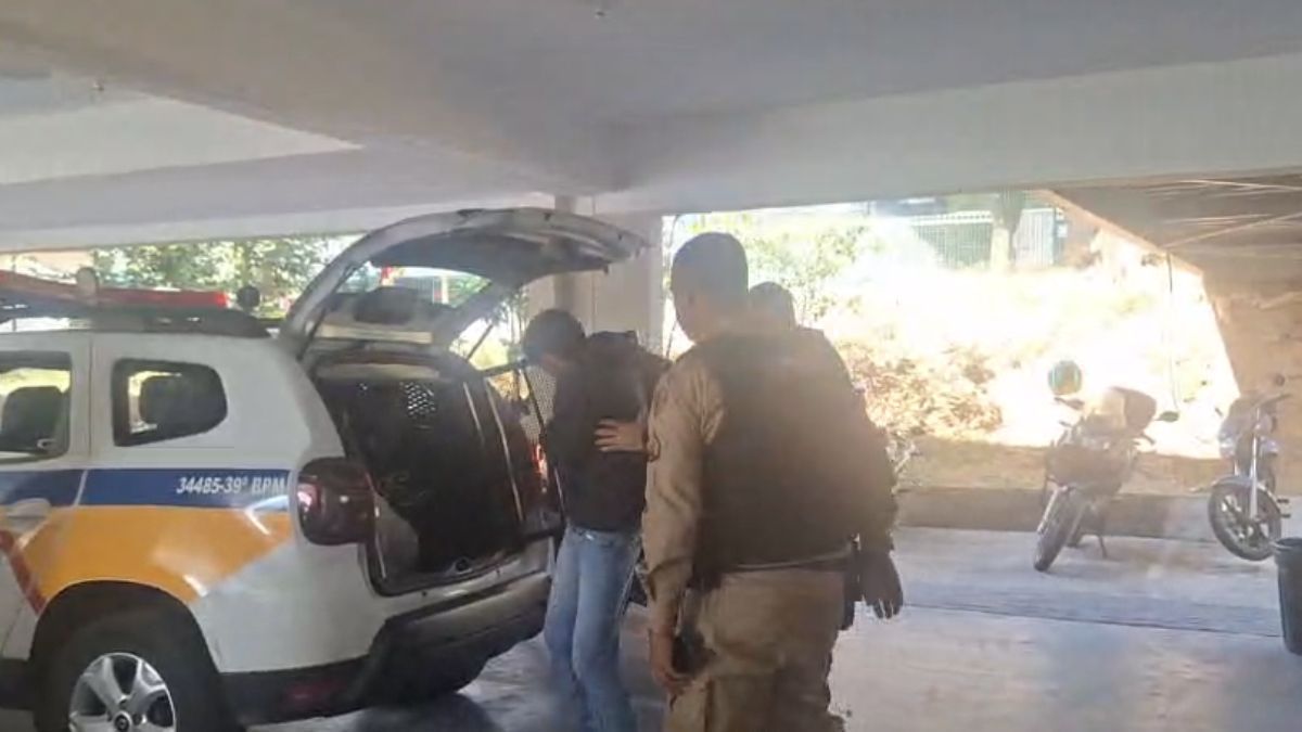 Criminosos roubam carga de carne, fazem reféns e são presos na Grande BH