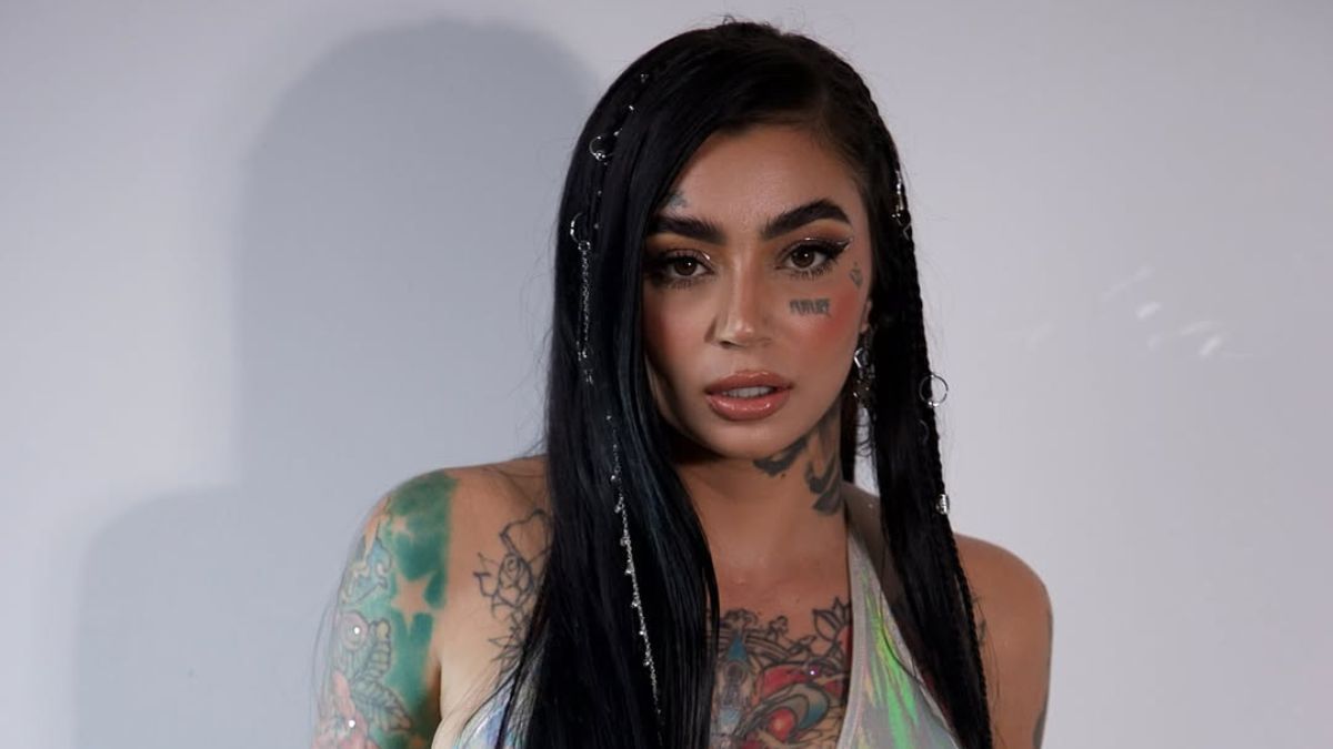 Justiça da Turquia investiga morte de cantora mineira após cirurgia plástica em Istambul