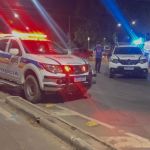 Moradores fazem protesto após morte de homem em confronto com PM