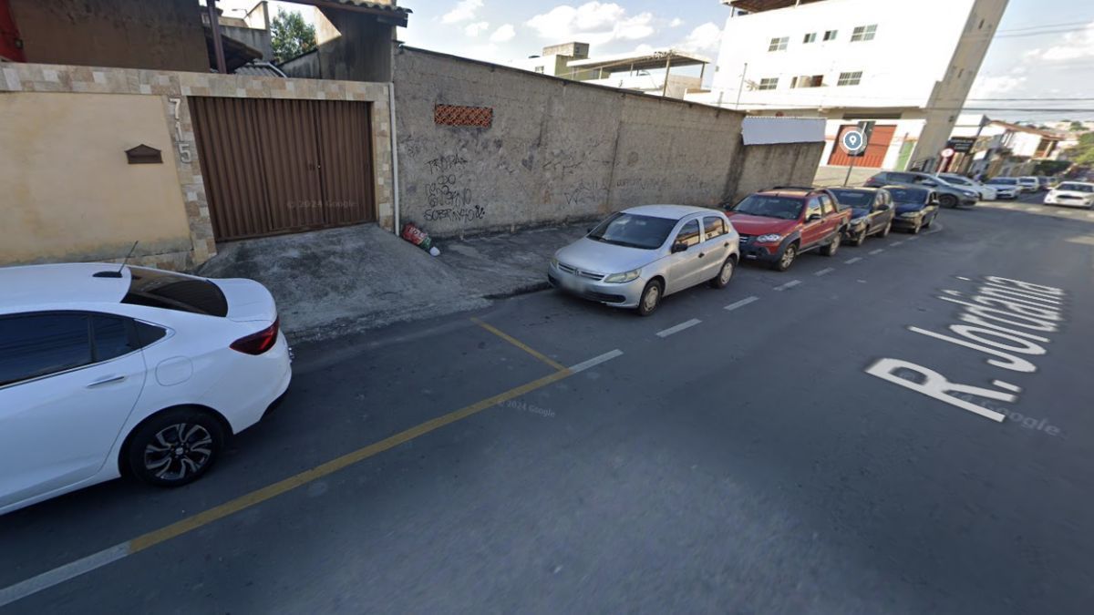 Acidente entre ônibus e carro deixa dois feridos em Contagem, na Grande BH