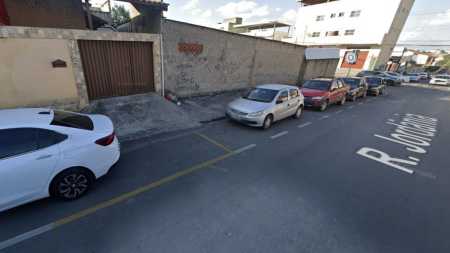 Rua Jordânia, no bairro Pedra Azul, local do acidente