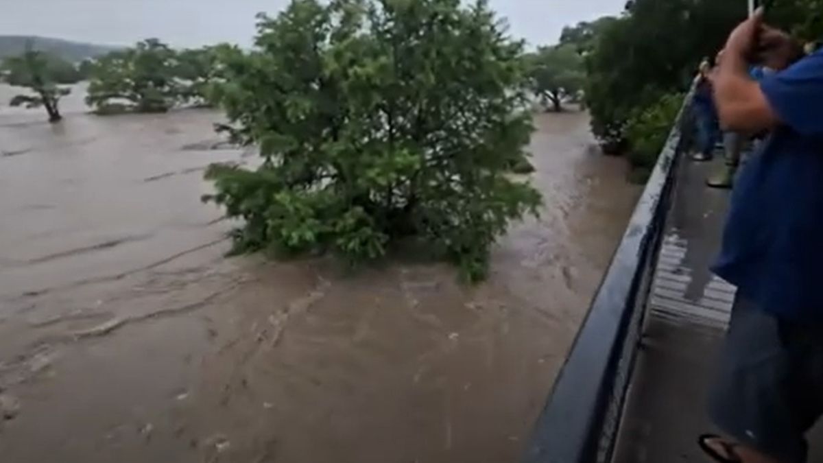 Tempestade repentina no Texas deixam ao menos 13 mortos e 20 desaparecidos