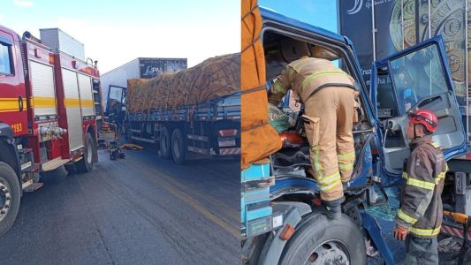 Foto mostra a colisão entre carreta e caminhão e viatura do Corpo de Bombeiros