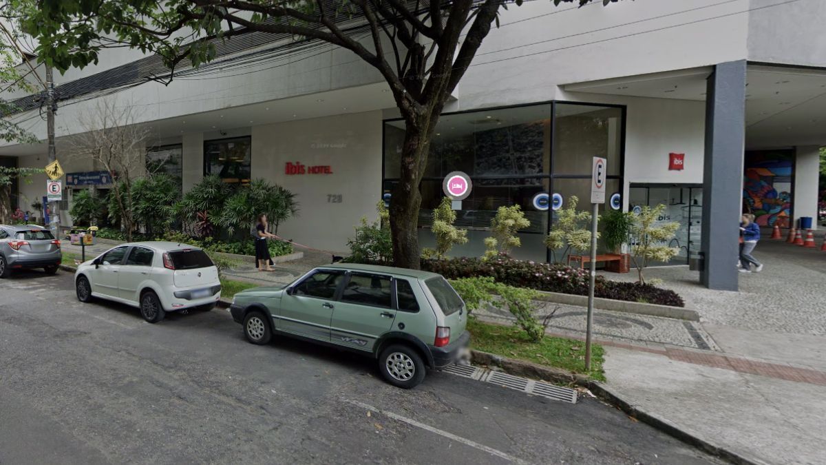 Homem embriagado agride funcionários de hotel na Savassi, em BH