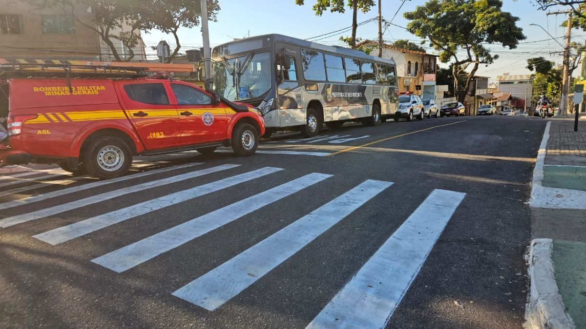 Mulher é atropelada por ônibus na região Oeste de Belo Horizonte