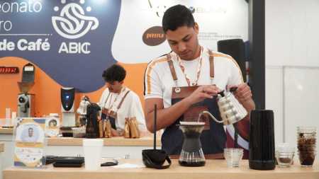 Participante do campeonato de café