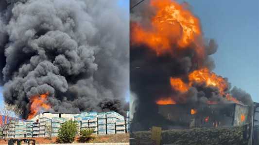 Após 4 horas, incêndio em fábrica de plásticos é controlado na Grande BH