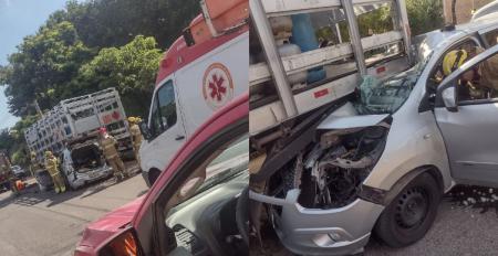Carro destruído