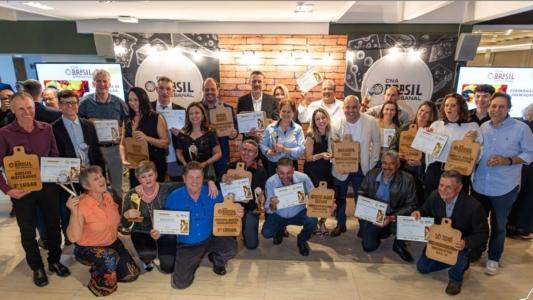 Vencedores do Prêmio CNA Brasil Artesanal de queijos