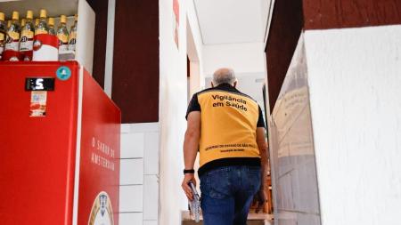 Metanol: Tarcísio determina o fechamento de bares com bebidas falsificadas e sem notas