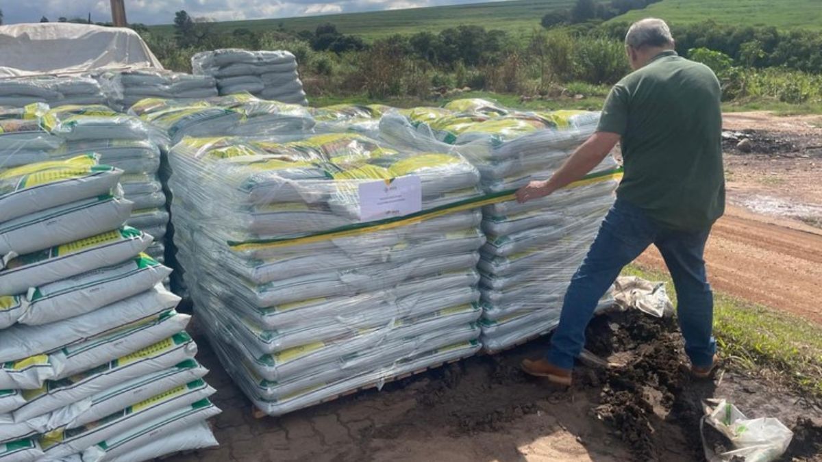 Operação apreende 336 toneladas de fertilizante orgânico sem registro no Mapa em SP