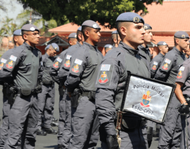 O desfile cívico militar acontece no dia 7 de setembro no sambódromo do Anhembi