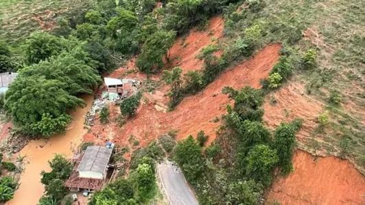 Deslizamento de encosta deixou duas vítimas fatais