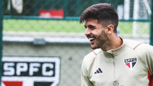 Destaque do São Paulo e alvo da Europa, Beraldo renova contrato