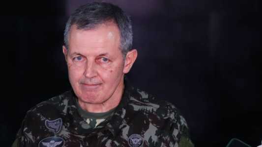Desvios de conduta são “repudiados e corrigidos”, diz comandante do Exército em cerimônia com Moraes.