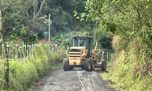 Detalhe da qualidade da Rua Angelo Biggi no Vale dos Peões juiz de fora