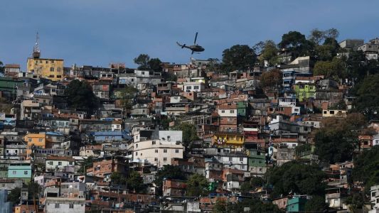 determinação do Superior Tribunal de Justiça (STJ) e do Tribunal de Justiça do Rio de Janeiro que proíbe a prisão de alguém apenas por ter sido identificado por uma vítima na delegacia através de foto, sem que se tenha outras provas do crime