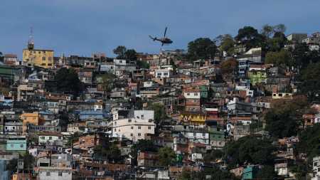 determinação do Superior Tribunal de Justiça (STJ) e do Tribunal de Justiça do Rio de Janeiro que proíbe a prisão de alguém apenas por ter sido identificado por uma vítima na delegacia através de foto, sem que se tenha outras provas do crime