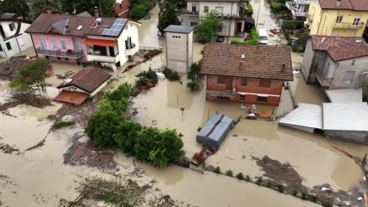 Devido à continuidade das chuvas, as autoridades regionais estenderam o alerta vermelho até domingo