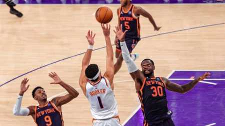 Devin Booker converteu arremesso importante no fim do jogo e garantiu a vitória do Phoenix Suns sobre o New York Knicks