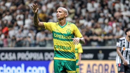Deyverson, atacante do Cuiabá, em partida contra o Atlético, na Arena MRV