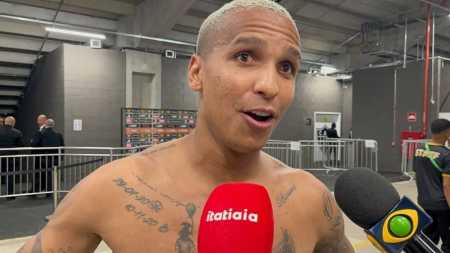 Deyverson, em entrevista na Arena MRV