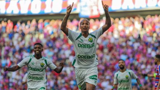 Deyverson marcou o gol da vitória do Cuiabá sobre o Fortaleza no Castelão