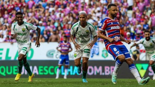Deyverson marcou o único gol do Cuiabá na vitória sobre o Fortaleza