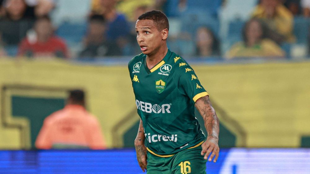 A caminho do Atlético, Deyverson faz postagens com despedidas do Cuiabá