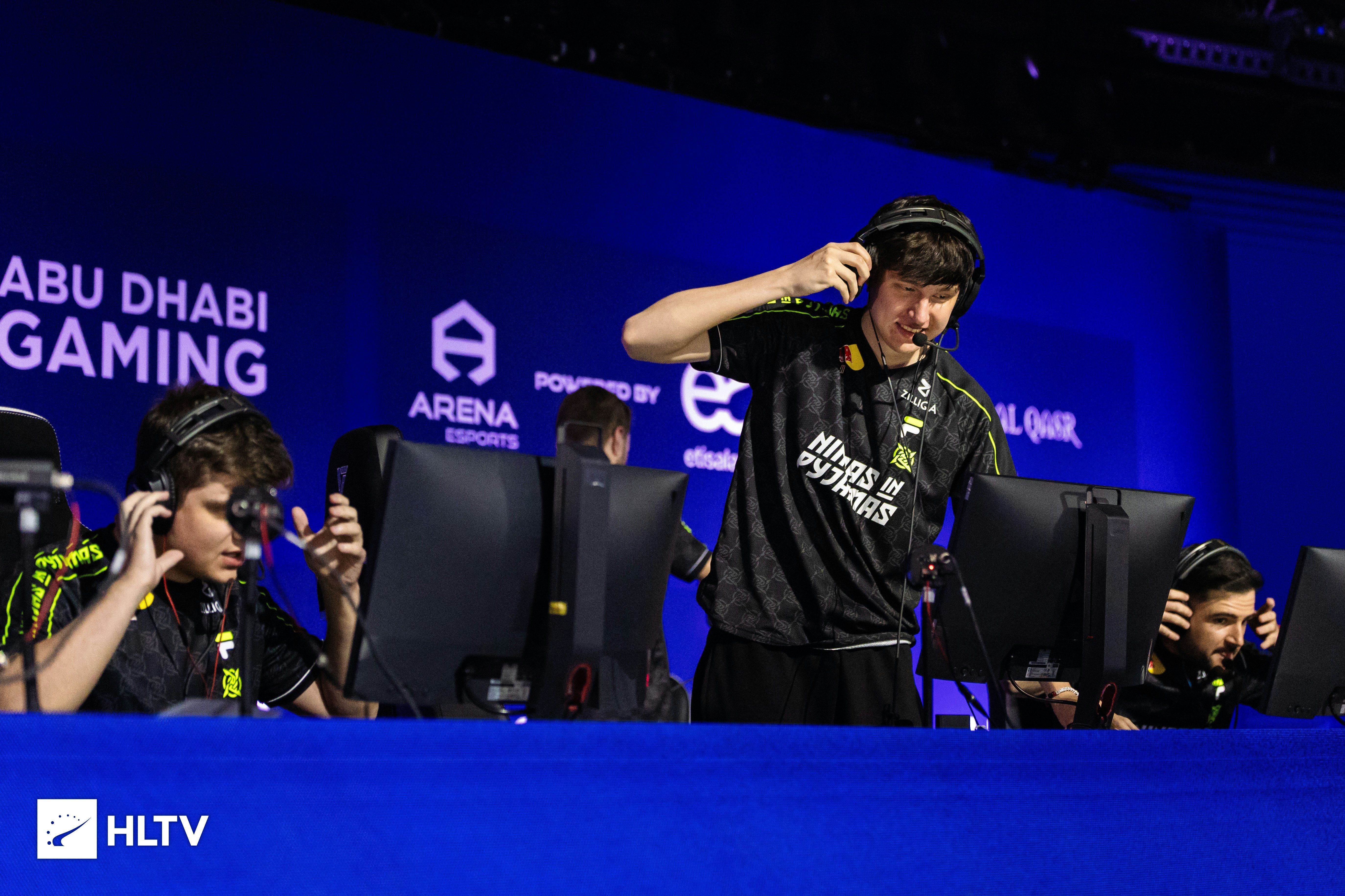 FURIA e Ninjas in Pyjamas disputam semifinal do YaLLa Compass 2024