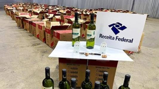 Carga foi direcionada para inspeção e cães de faro da Receita encontraram os entorpecentes